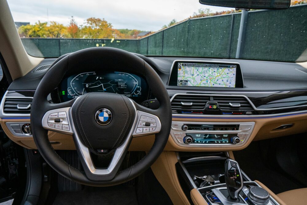 CarPlay 有線連接示意