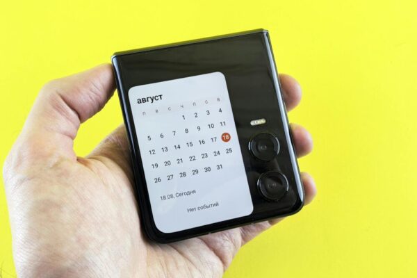 Xperia 5 VI 評測:輕巧設計與長效續航的實用手機參考 Xperia 5 VI 輕巧設計示意