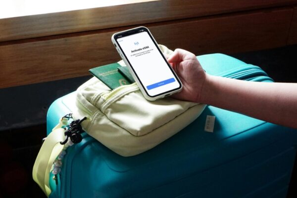 iPhone 16 eSIM 設定與跨國使用指南(台灣、香港、新加坡、馬來西亞實務要點) image