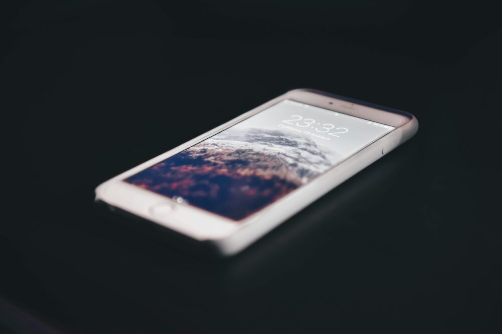 手機與時間顯示