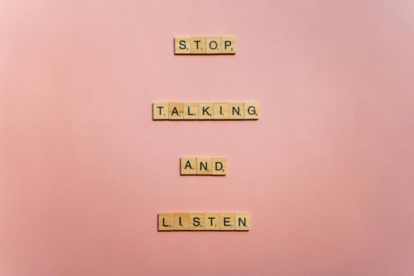 信，停止，停止說話和雕刻的免費肖像相片