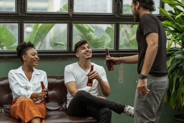 ＃室內、T卹、下雨天的免費圖庫相片