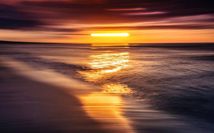 高雄河岸海邊步道散步聊天攻略：愛河、西子灣與港區日落美景