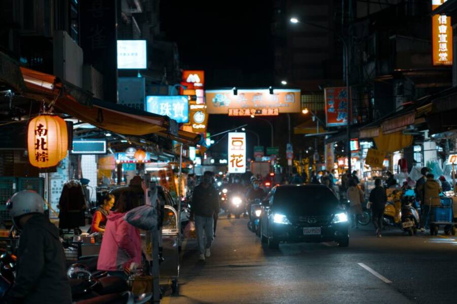 夜市熱鬧景象