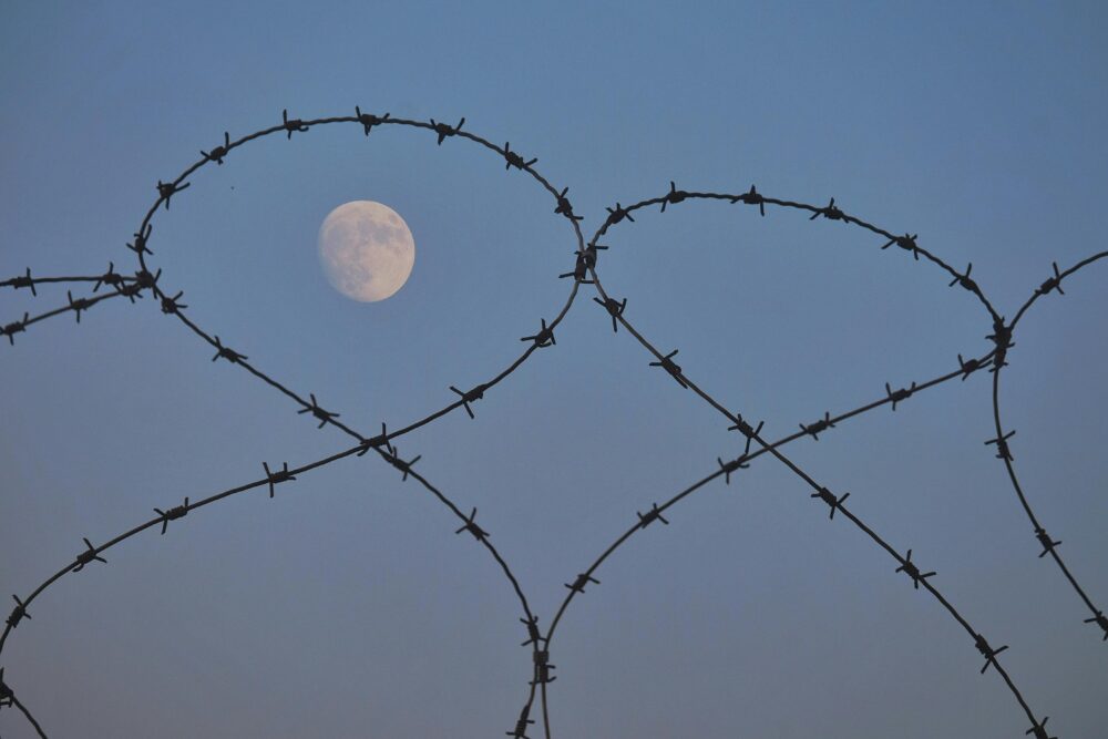 月亮與邊界意象