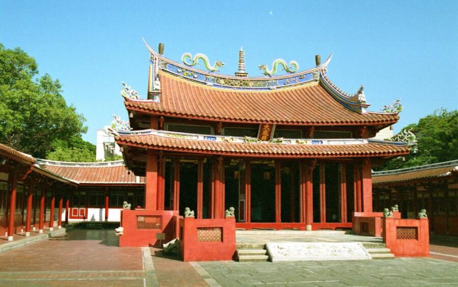 Explore the traditional architecture of Tainan