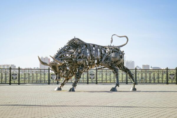 穩定與感官的金牛象徵性圖像