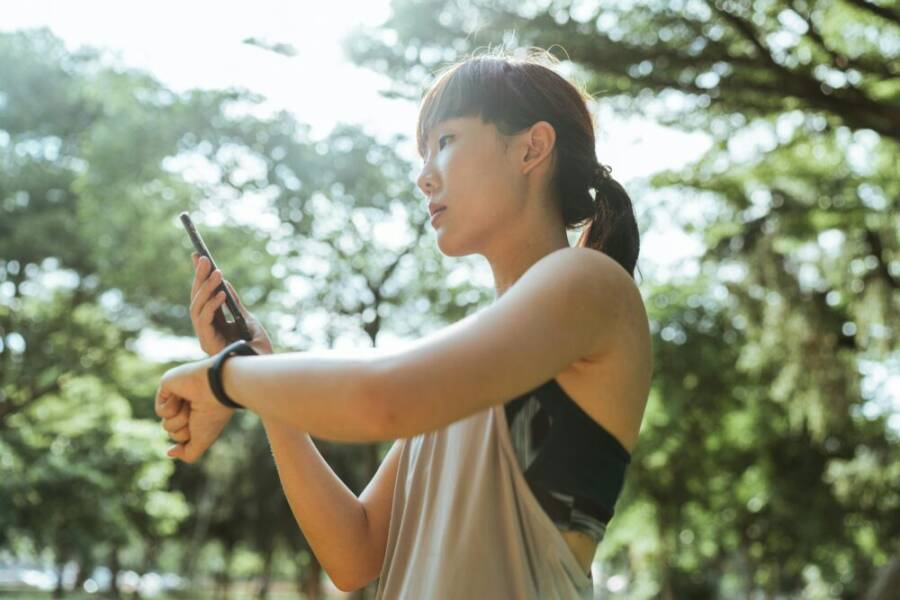 Fitness content creation on a smartphone outdoors
