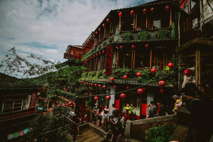Explore Jiufen