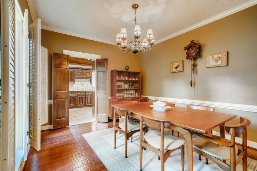 Decorating with Mirrors and Frames from Home Depot: A Practical Guide to Bright, Cohesive Walls