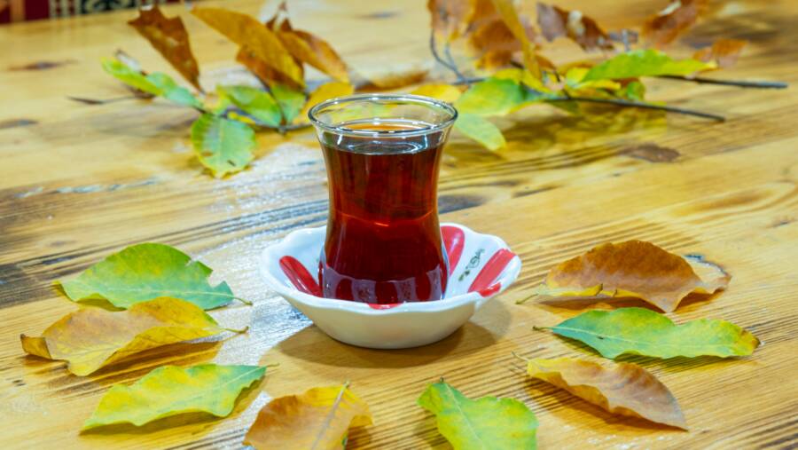 Ahşap Bir Masada Güzel Bir çay