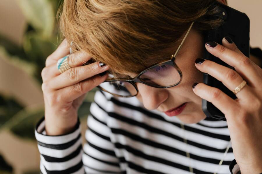 Fixing Your Phone When It Uses the Wrong Bluetooth Microphone During Calls