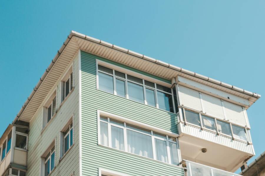 Home Depot vs Lowe's: Which Is Better for Renters