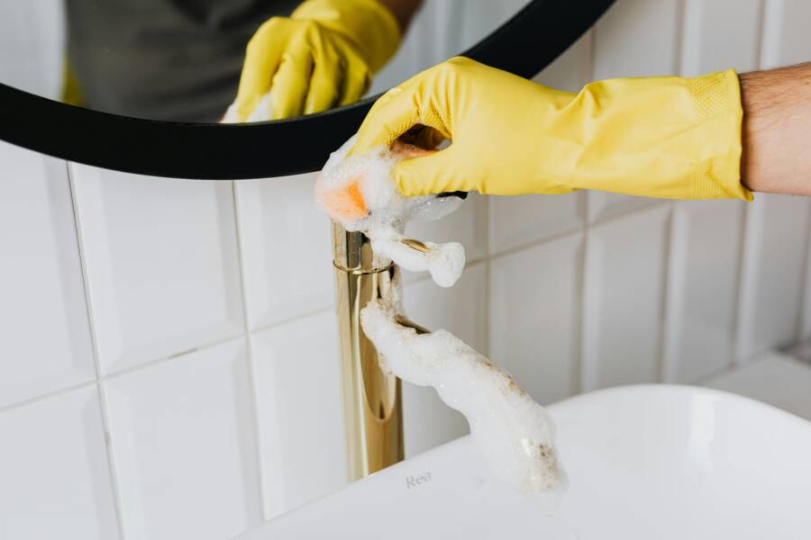 How to Change a Bathroom Faucet Using Home Depot Supplies
