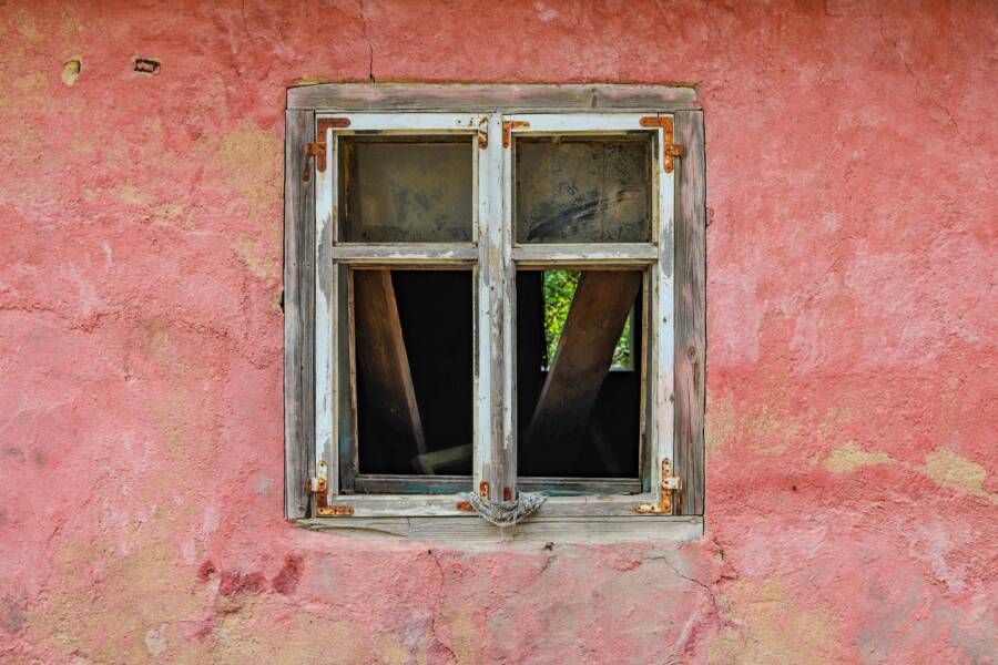 How to Choose Exterior Paint and Stain from Home Depot