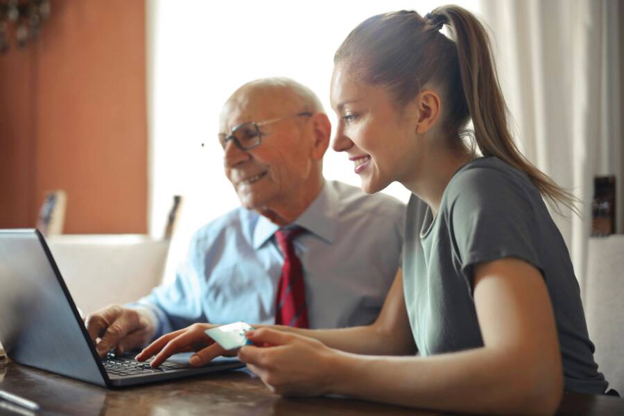 How to Contact Customer Service Through the Home Depot App