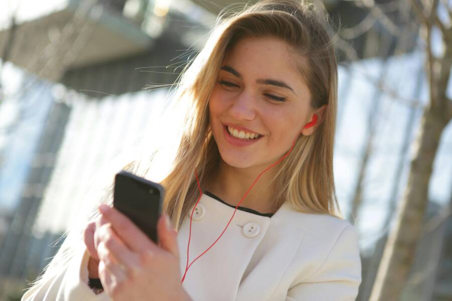 How to Fix a Phone Not Recognizing Wired Earphones