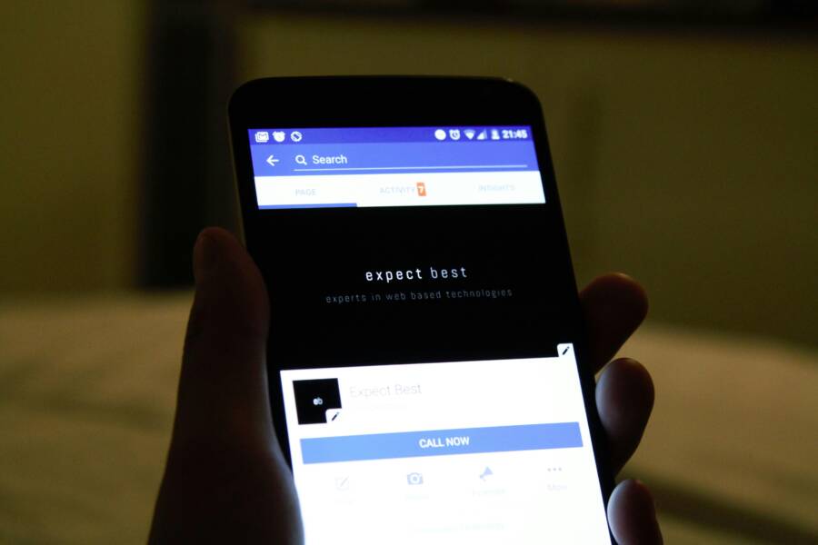 How to Fix a Phone That Turns the Screen On and Off During Calls