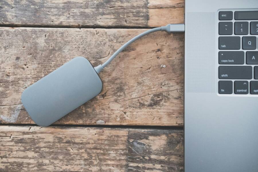 How to Fix a Phone That Won't Charge for Backup