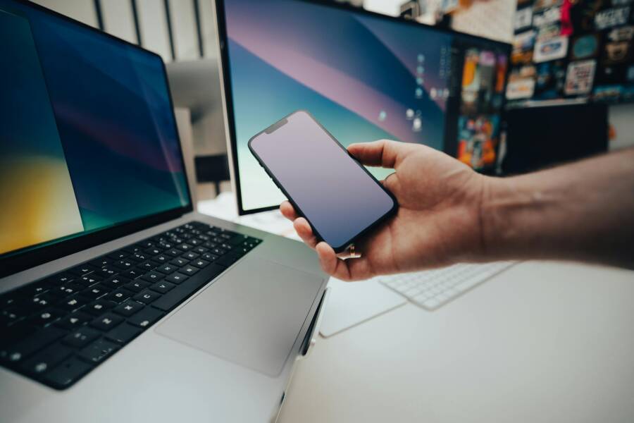 How to Fix a Phone That Won’t Download App Data on First Launch