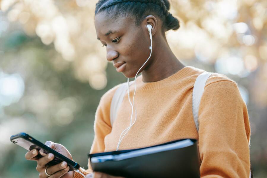 How to Fix Offline Music That Disappears from Your Phone