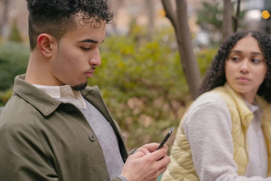How to Fix Phone Time and Date Not Syncing with Network