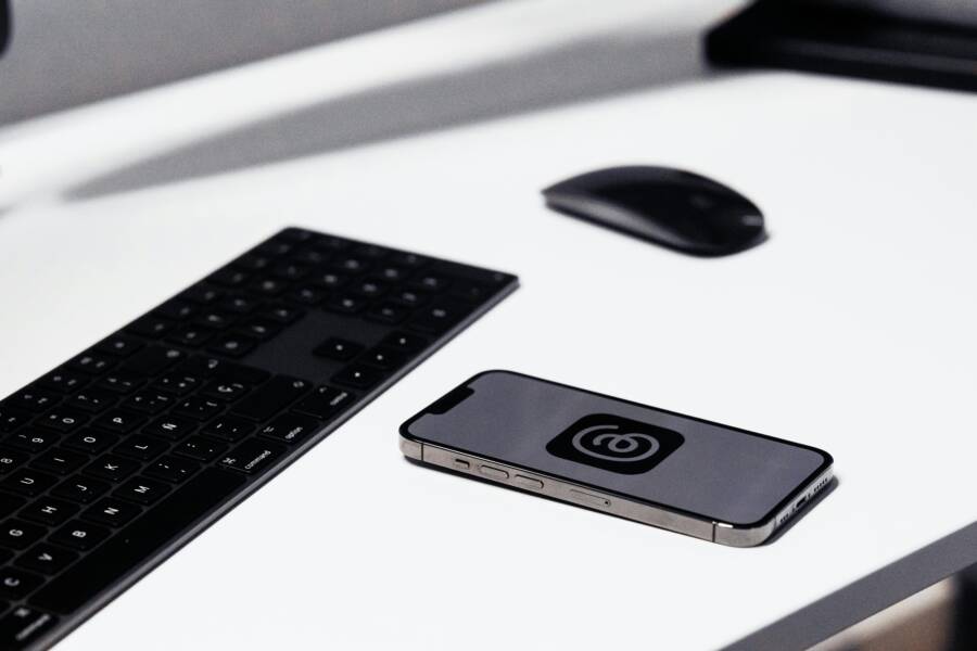 How to Fix Streaming Apps Showing a Black Screen on Your Phone