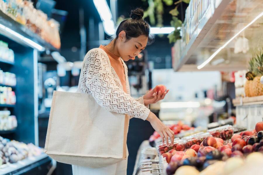 How to Scan and Verify In-Store Reviews While Standing in the Aisle