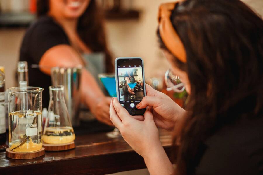 How to troubleshoot a phone that cannot access the camera from within a banking app