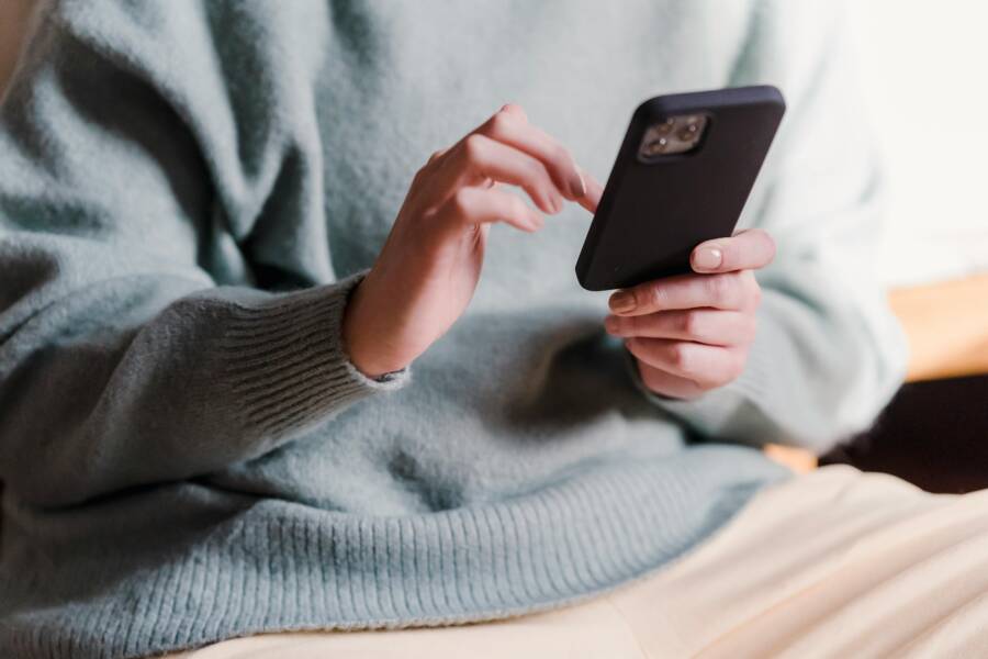 How to Troubleshoot a Phone That Cannot Pair with Medical Devices at Home