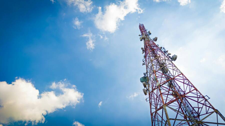How to Troubleshoot a Phone That Can’t Receive Calls While Mobile Data Is On
