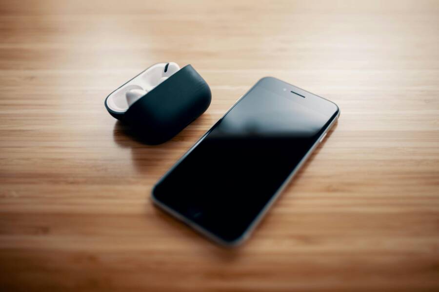 How to Troubleshoot a Phone That Shows High Battery Use With Screen Off