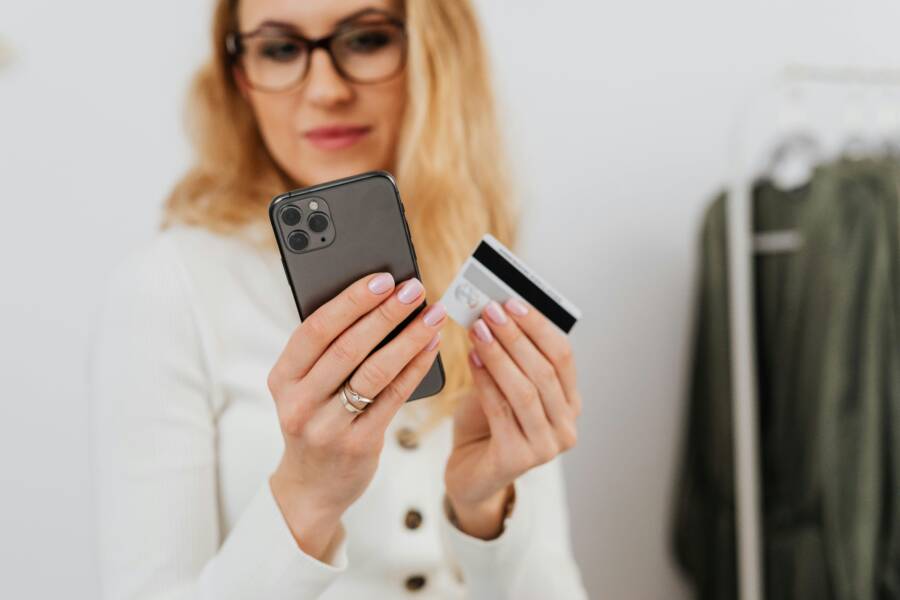 How to Troubleshoot Banking App Security Certificate Expired on a Smartphone