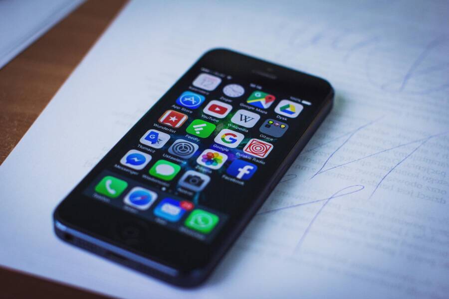How to Troubleshoot Calendar Events Not Showing on Lock Screen (On Your Phone)