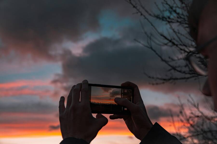 How to troubleshoot frame rate mismatch causing stutter on phone videos
