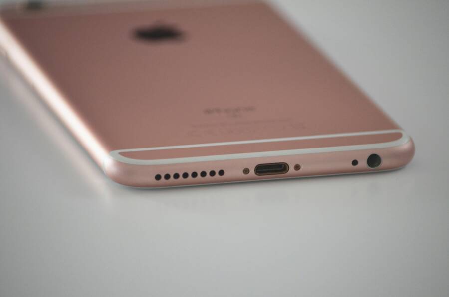 How to Troubleshoot Phone Overheating During Wireless Charging in a Case