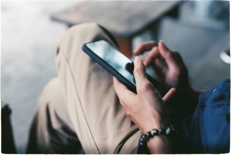 How to Troubleshoot Work Apps That Say Your Phone Is Non-Compliant