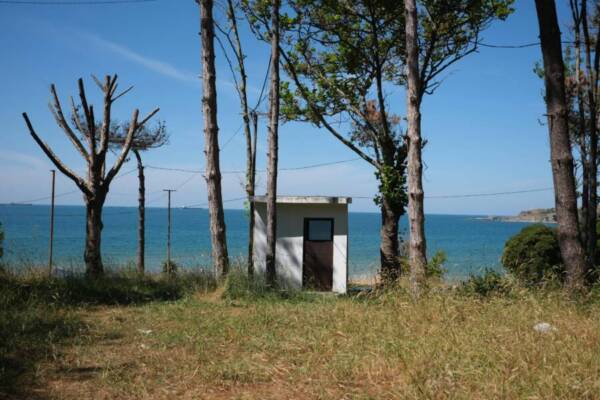 不擁擠，偏遠的地點，寧靜的免費剪影相片