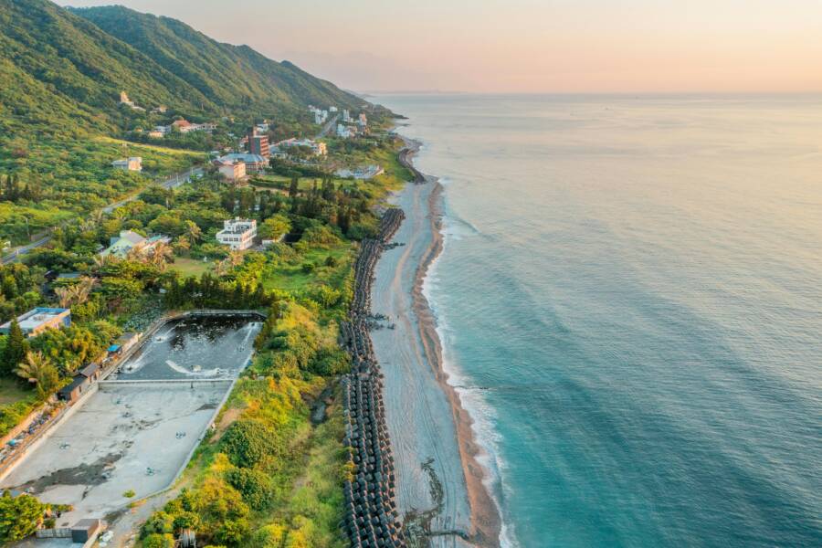 海岸隱灣與海岸步道