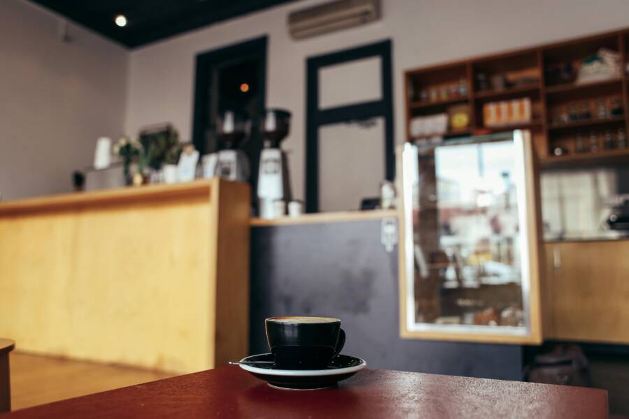 老爺鐵工咖啡 interior