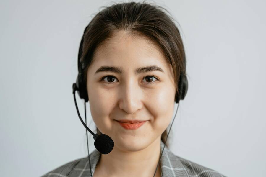 image of a help desk scenario