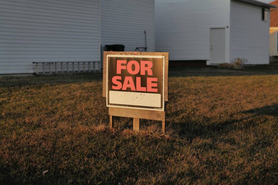 Seasonal Pricing: When to Buy Outdoor Items at Home Depot