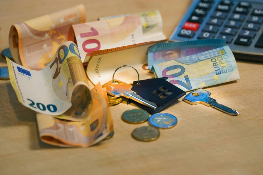 Smart Money Saving Tips for Shopping at Home Depot
