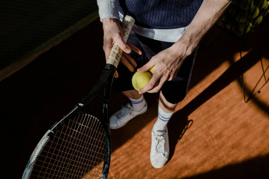 Table Tennis Serve Under Pressure: How to Serve Better at 9-9