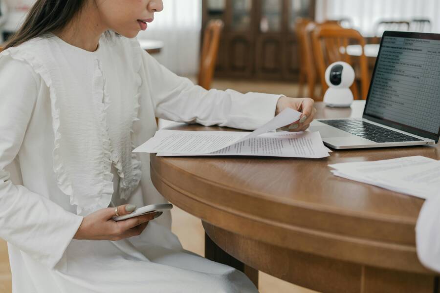 Troubleshooting Camera Focus When Scanning QR Codes on Glossy Paper