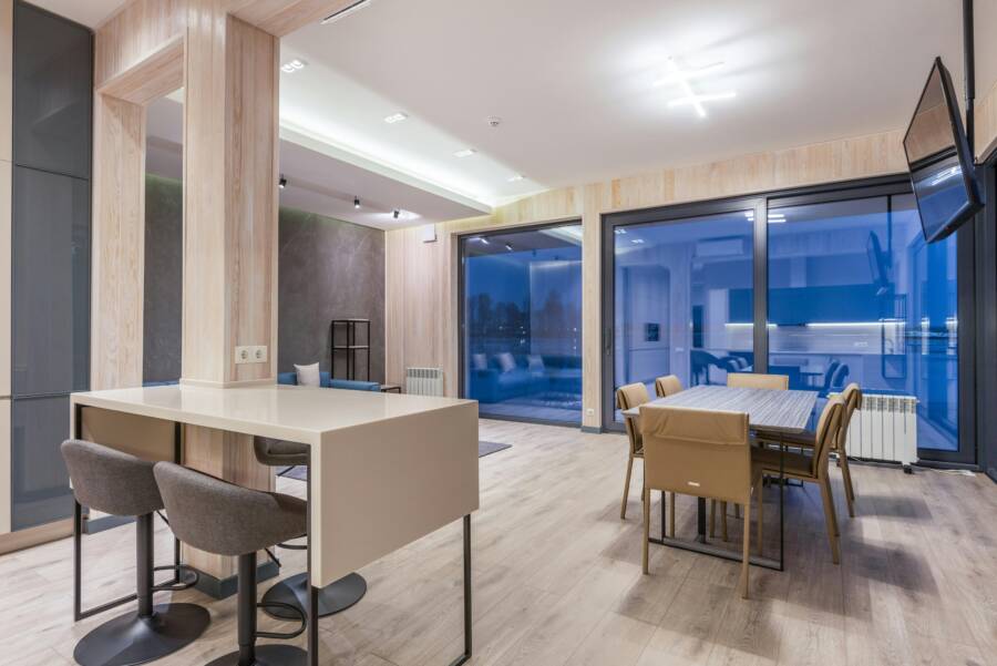 Vinyl vs Laminate Flooring at Home Depot: What to Choose