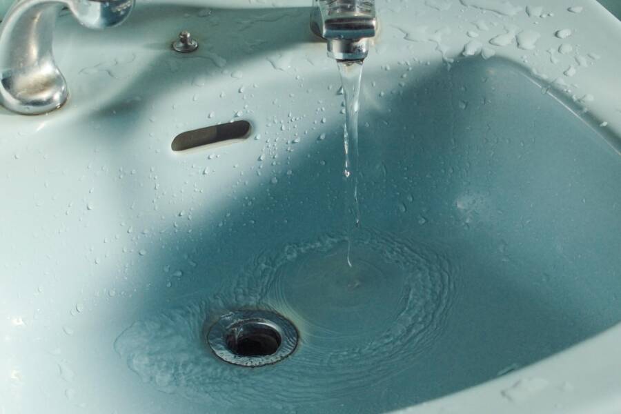 Water Saving Fixtures at Home Depot for Bathrooms: Practical Ways to Cut Water Use