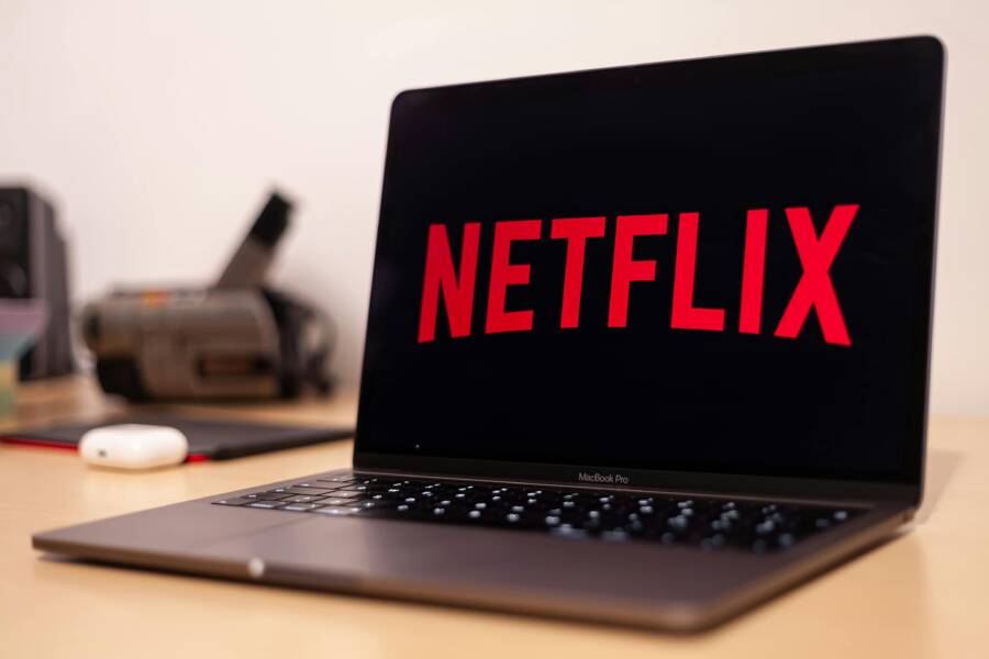 Fix Phone Can't Play Netflix or Hulu DRM Videos