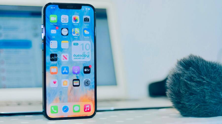 How to Fix iPhone and Android Phone Wi-Fi Keeps Turning Off