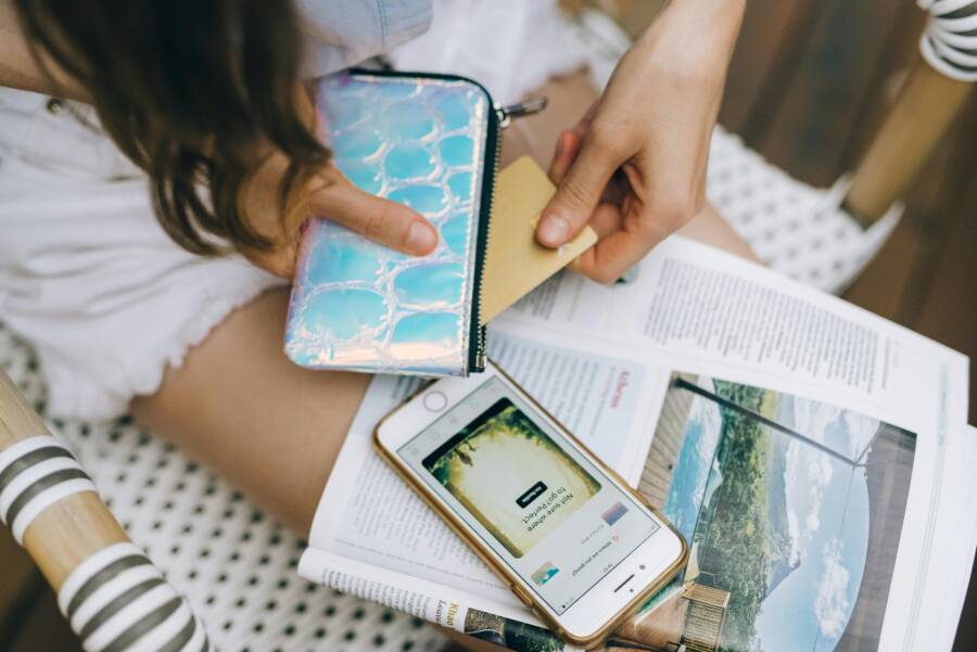 How to Add and Manage Cards in Your Smartphone Wallet (Step-by-Step Guide)